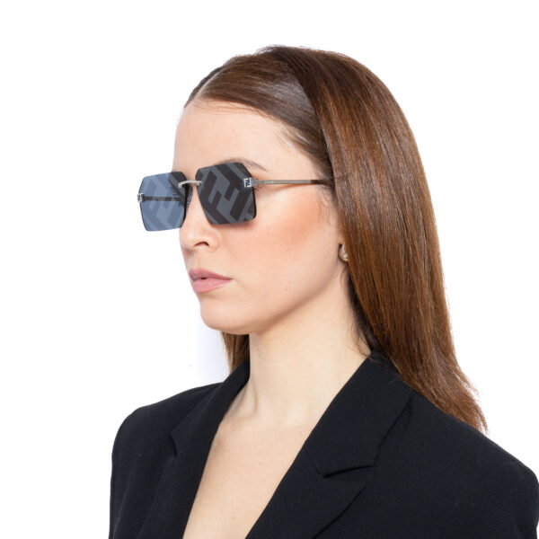 Alternative view of FENDI FE40043U-16X